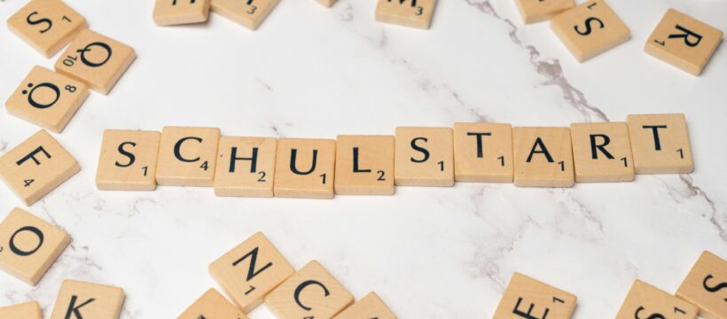Bild mit dem Schriftzug "Schulstart"